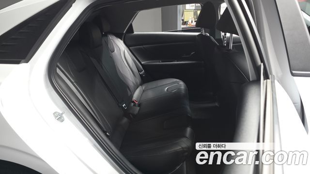 Hyundai AVANTE 2023 — photo 18