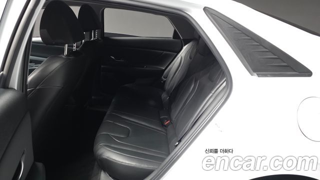 Hyundai AVANTE 2023 — photo 16