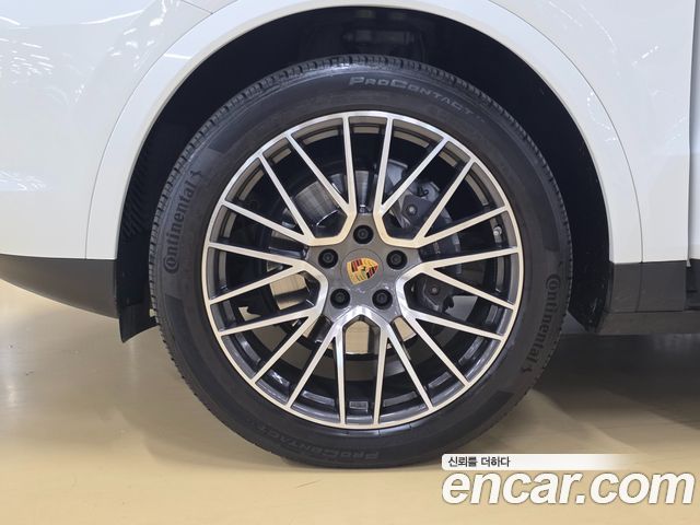 Porsche Cayenne 2022 — photo 6
