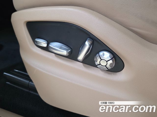 Porsche Cayenne 2022 — photo 19