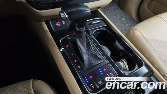 Kia Canival 2018 — photo 9