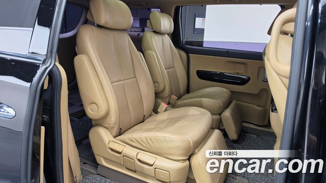 Kia Canival 2018 — photo 12
