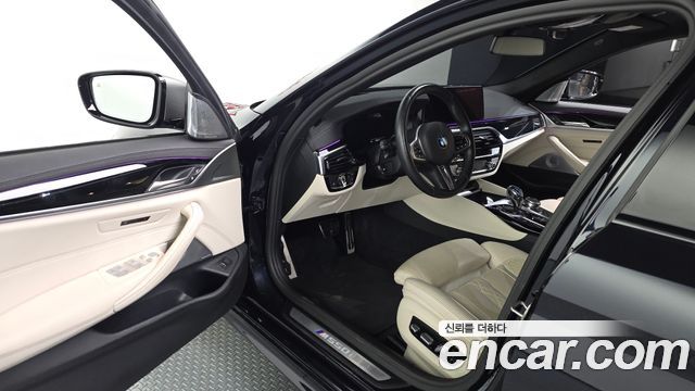 BMW 5-Series 2022 — photo 13