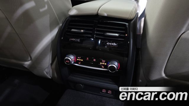 BMW 5-Series 2022 — photo 24