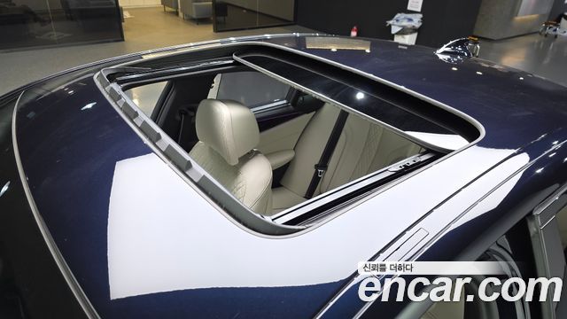BMW 5-Series 2022 — photo 25