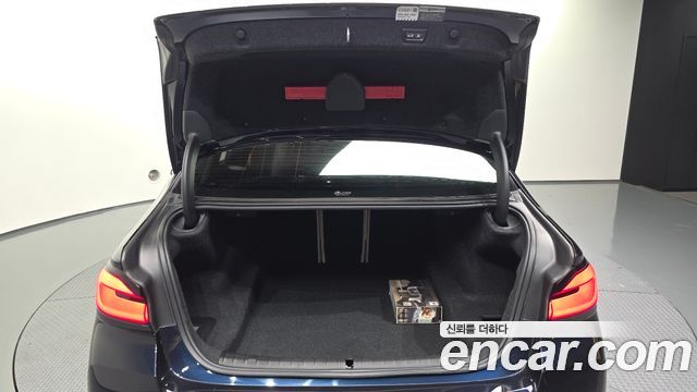 BMW 5-Series 2022 — photo 26
