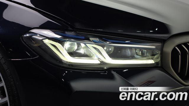 BMW 5-Series 2022 — photo 8