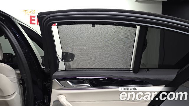 BMW 5-Series 2022 — photo 27