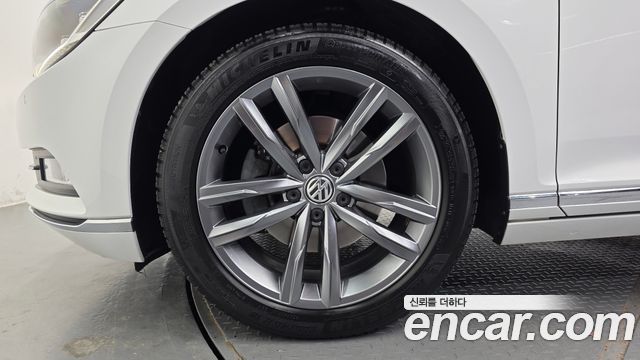 Volkswagen Passat 2018 — photo 5