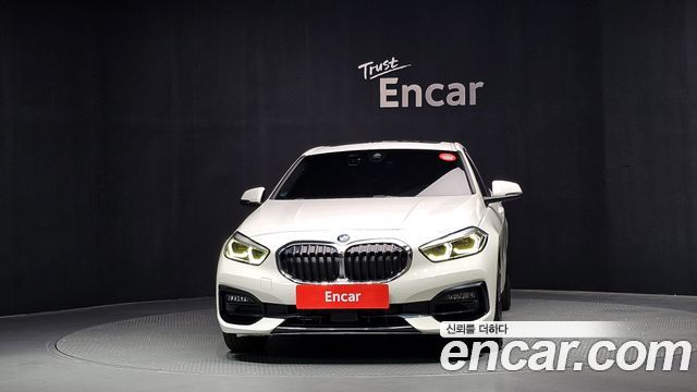 BMW 1-Series 2022 — photo 3