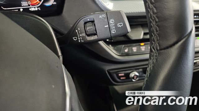 BMW 1-Series 2022 — photo 20