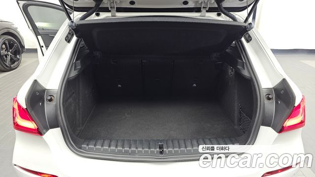 BMW 1-Series 2022 — photo 26