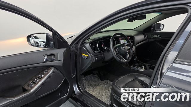 Kia K5 2012 — photo 10