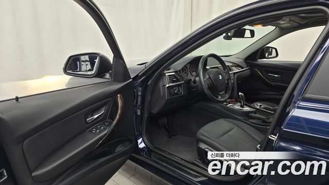 BMW 3-Series 2013 — photo 10