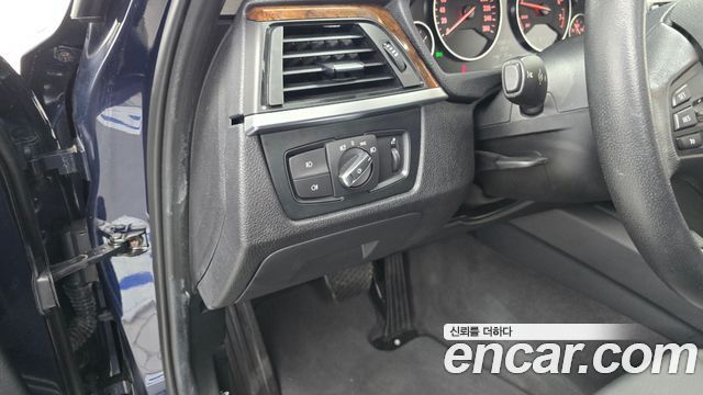 BMW 3-Series 2013 — photo 16