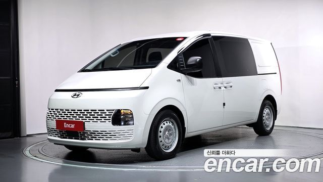 Hyundai Staria 2022 — photo 1