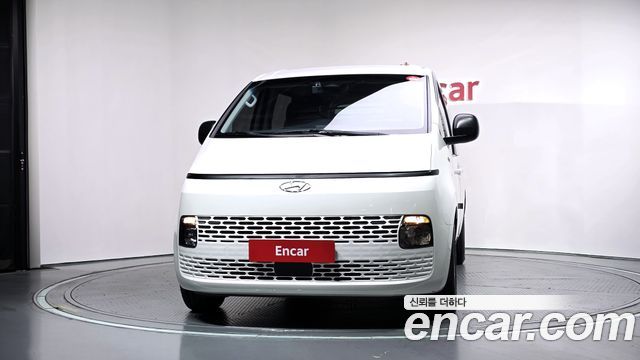 Hyundai Staria 2022 — photo 3