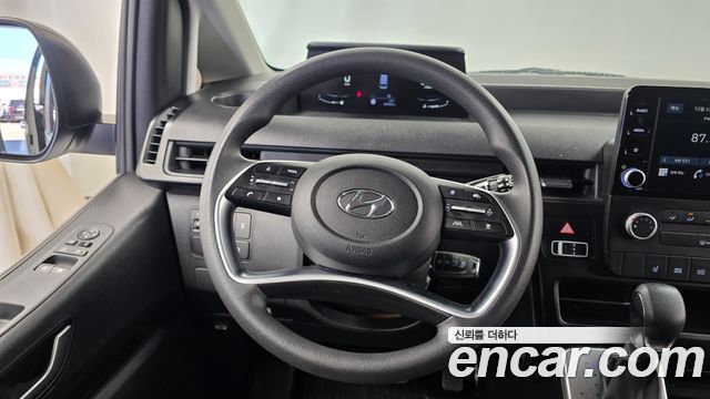 Hyundai Staria 2022 — photo 18