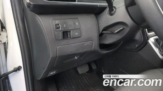 Hyundai Staria 2022 — photo 24