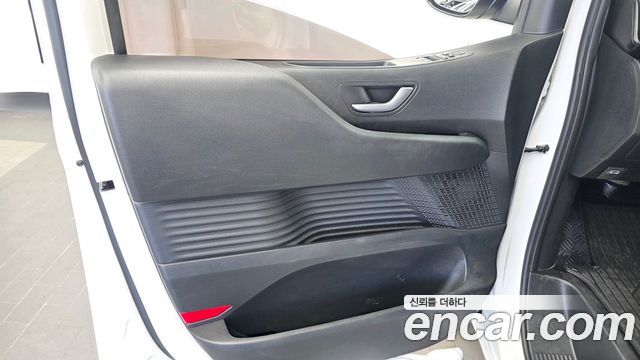 Hyundai Staria 2022 — photo 14