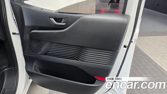 Hyundai Staria 2022 — photo 15