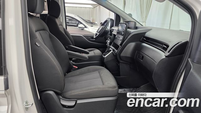 Hyundai Staria 2022 — photo 16