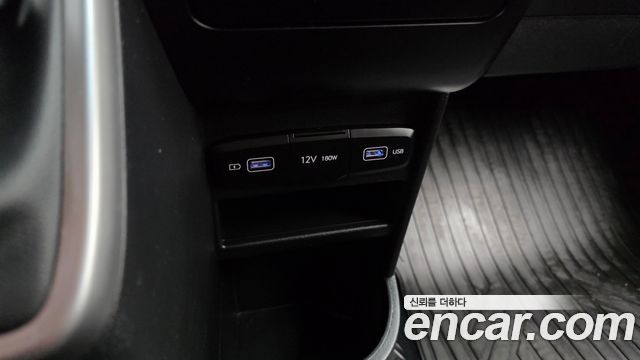 Hyundai Staria 2022 — photo 30