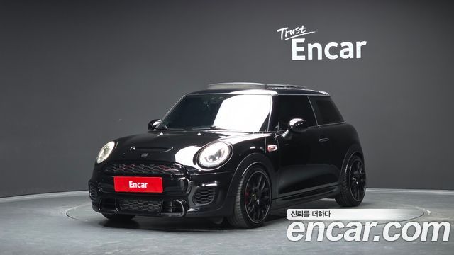 Mini Cooper 2017 — photo 1