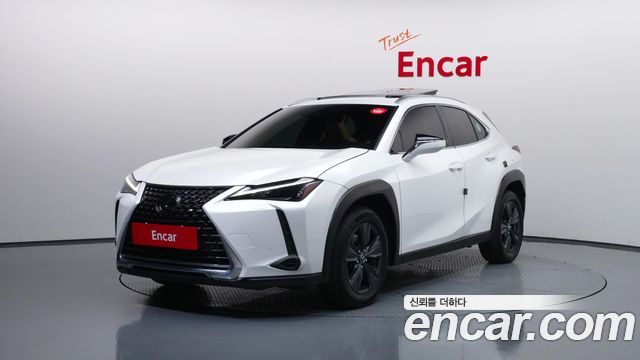 Lexus UX 2024 — photo 1