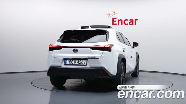 Lexus UX 2024 — photo 4