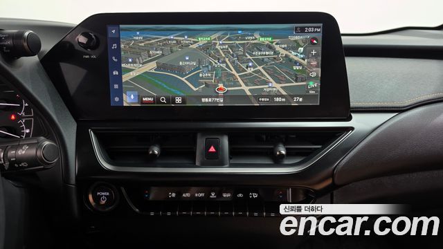 Lexus UX 2024 — photo 18