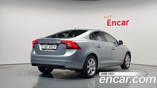 Volvo S60 2017 — photo 2