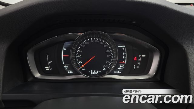 Volvo S60 2017 — photo 8