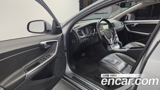 Volvo S60 2017 — photo 10