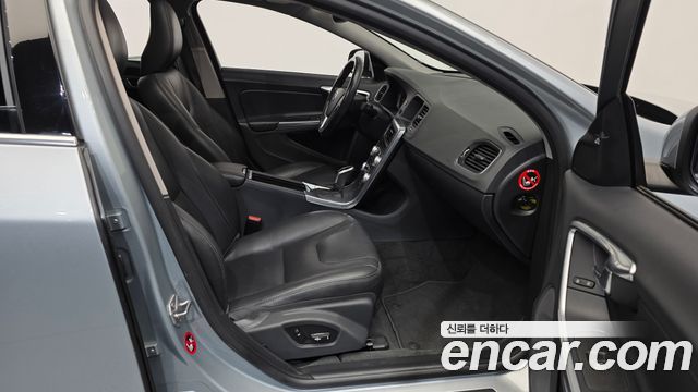 Volvo S60 2017 — photo 11