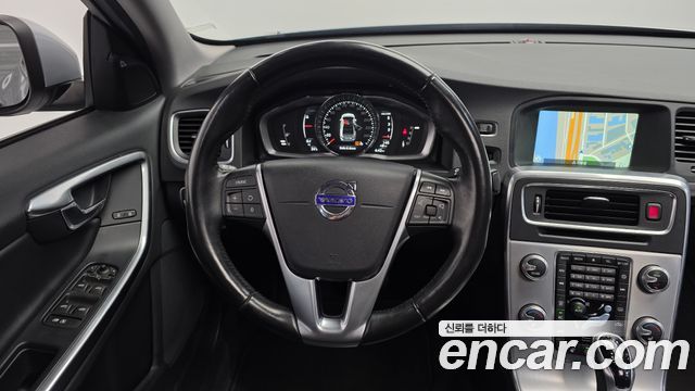 Volvo S60 2017 — photo 13