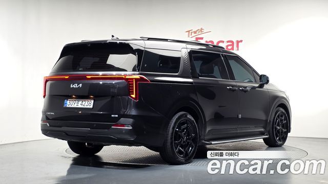 Kia Canival 2025 — photo 2