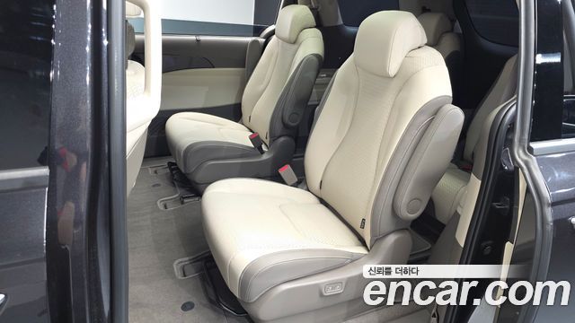 Kia Canival 2025 — photo 17