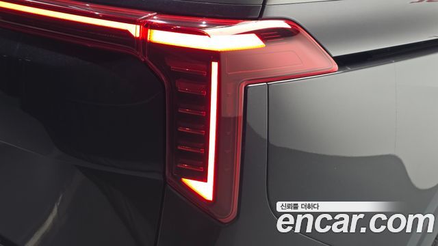 Kia Canival 2025 — photo 9