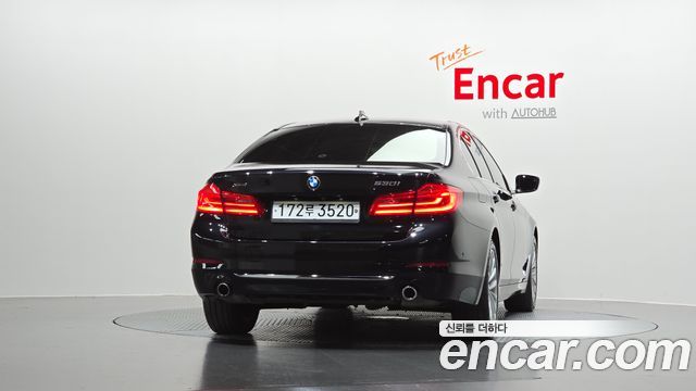 BMW 5-Series 2020 — photo 4