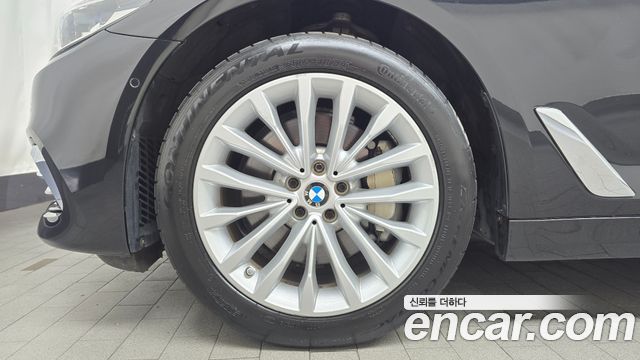 BMW 5-Series 2020 — photo 5