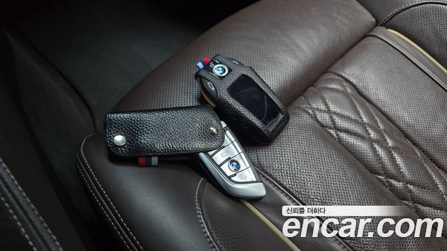 BMW 5-Series 2020 — photo 23