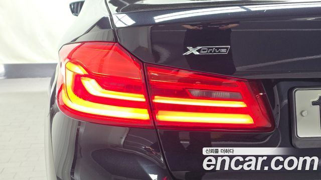BMW 5-Series 2020 — photo 9