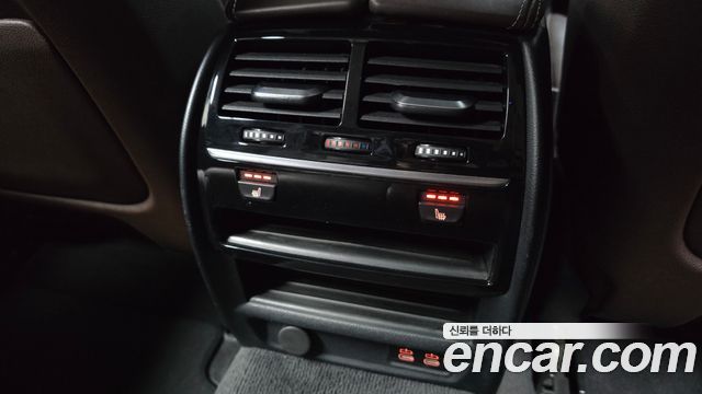 BMW 5-Series 2020 — photo 29