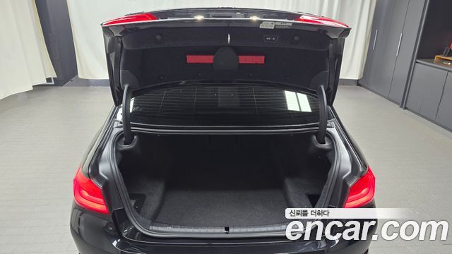 BMW 5-Series 2020 — photo 30