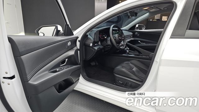 Hyundai AVANTE 2025 — photo 13