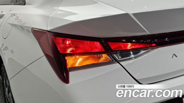 Hyundai AVANTE 2025 — photo 9