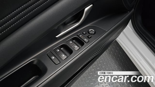Hyundai AVANTE 2025 — photo 31