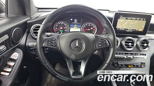 Mercedes-Benz GLC-Class 2019 — photo 13