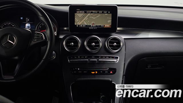 Mercedes-Benz GLC-Class 2019 — photo 14